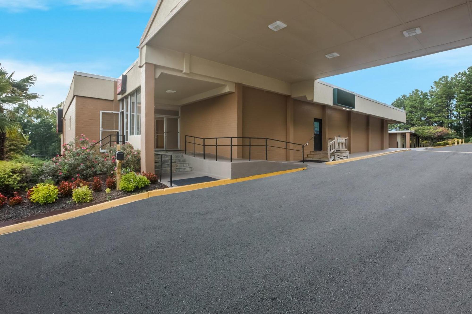 Red Roof Inn Atlanta Airport Ne Conley Exterior photo